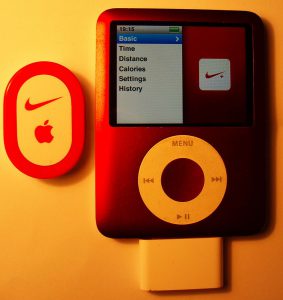 850px-Apple_iPod_Nano_and_Nike+_Kit