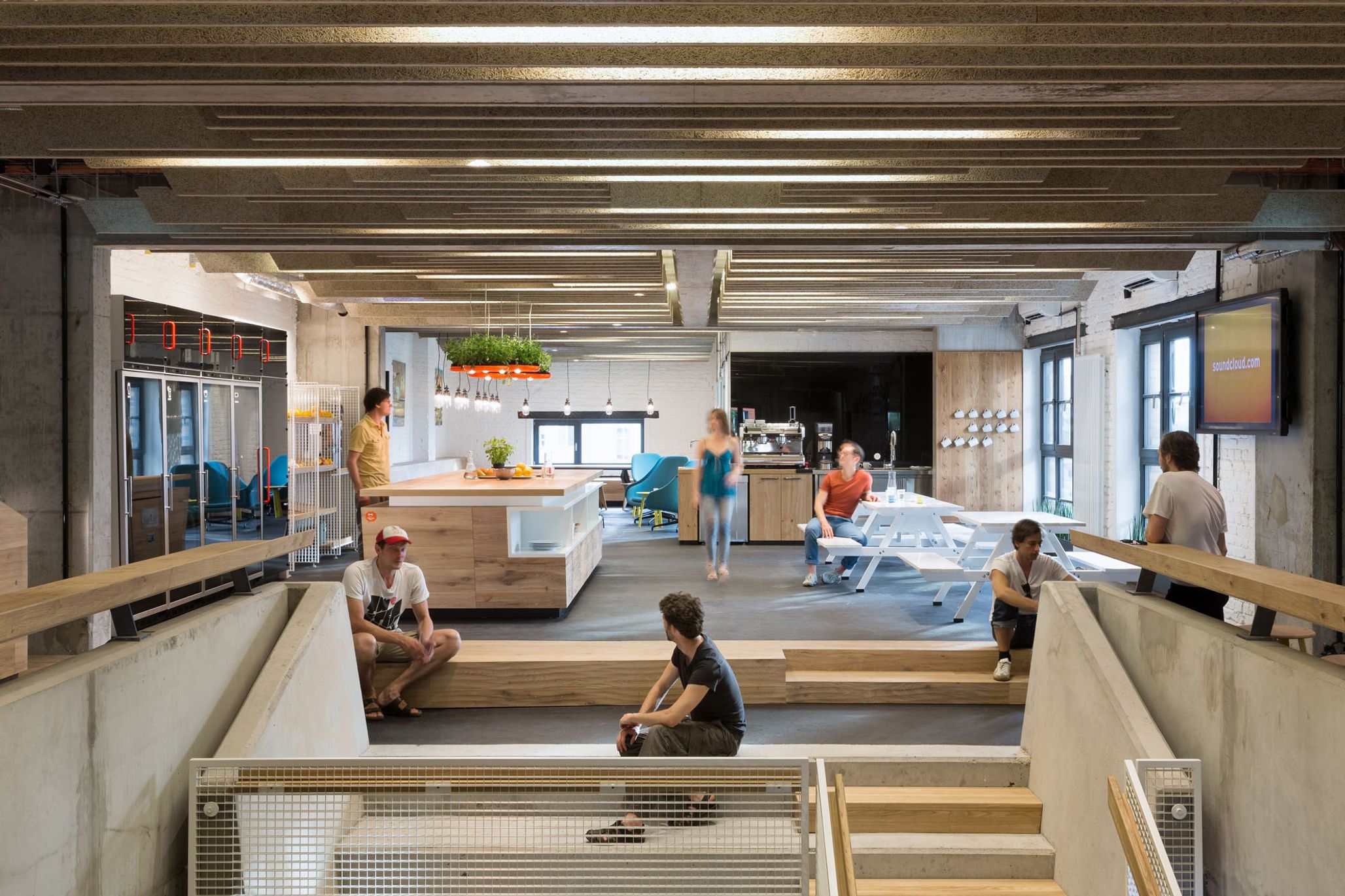 令人不想下班的辦公室！Airbnb的室內設計師如何創造高效率的工作空間？
